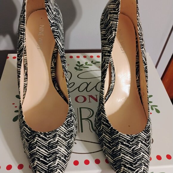 Size 10 Heels Nine West - Picture 4 of 9